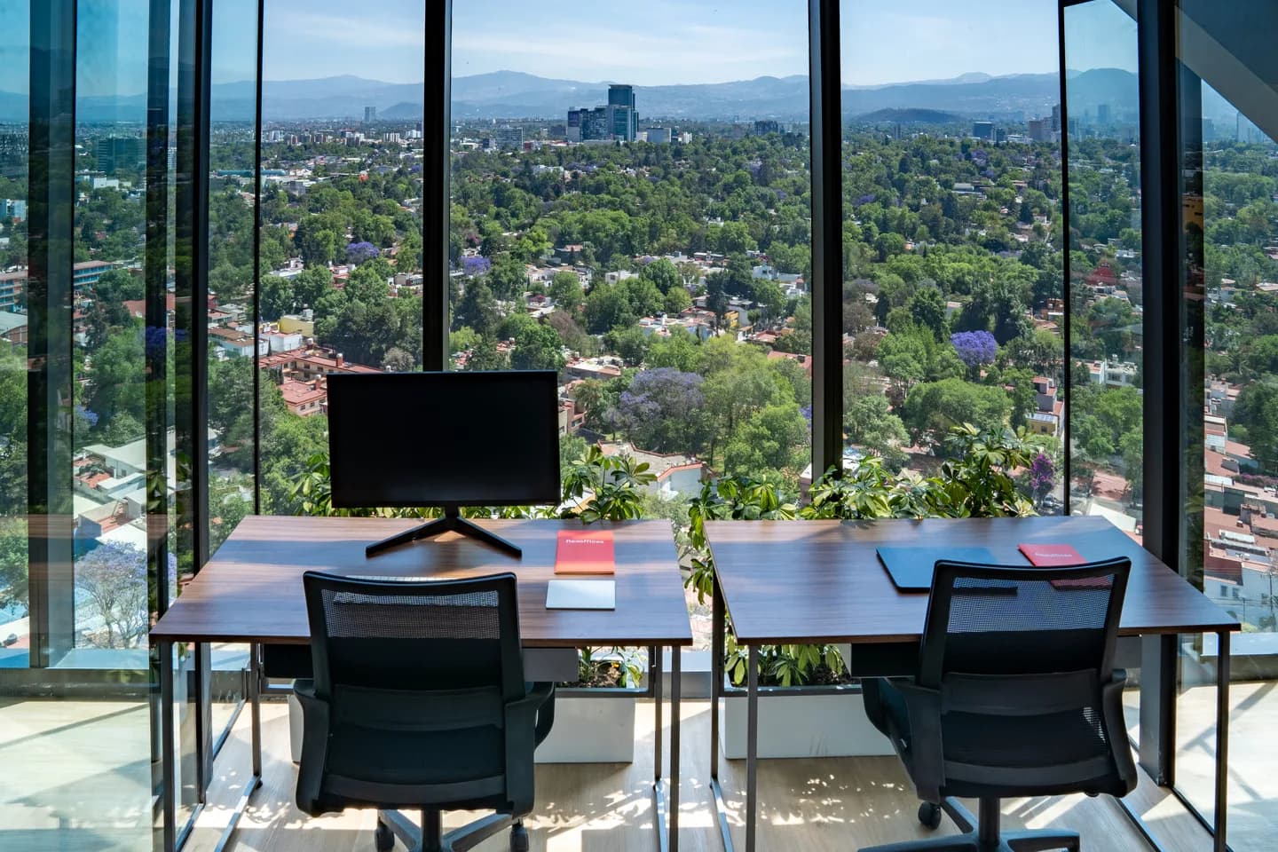 Sala de juntas y trabajo en Flexo San Ángel